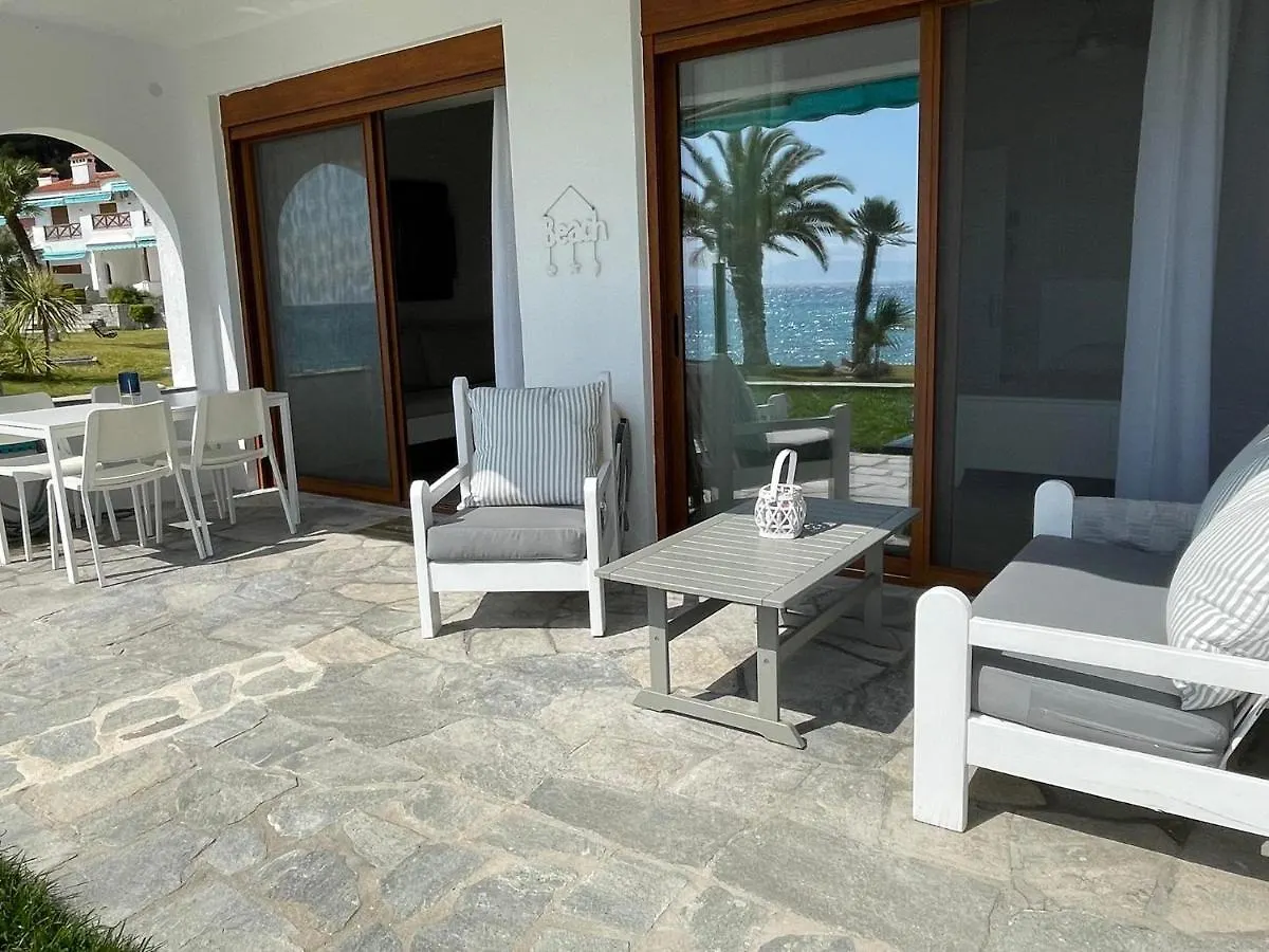 Seafront Family Apartment Poseidon Skala Fourkas Greece